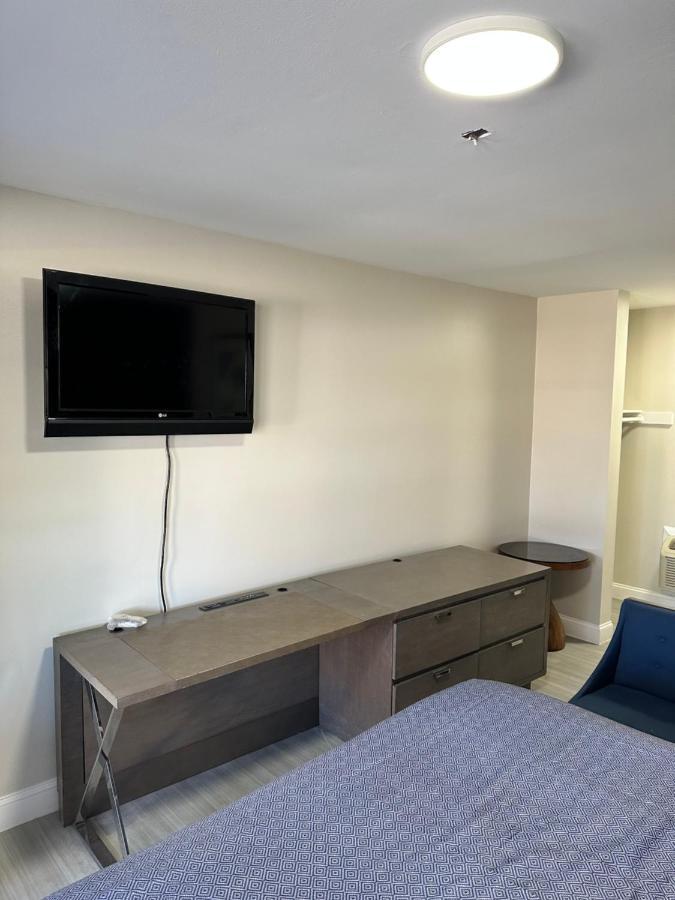 Economy 7 Inn Hampton Buitenkant foto